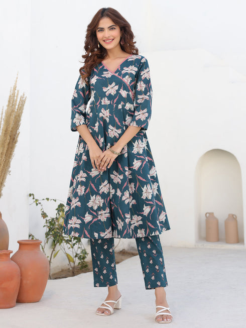 Janasya Women's Teal Blue Pure Cotton Floral Printted A line Kurta Pant Set
